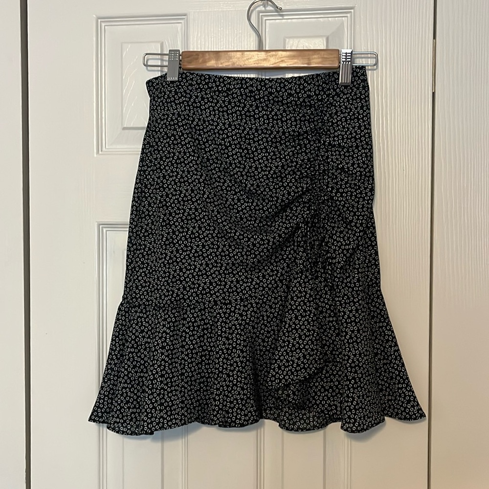 Lightweight skirt with ruching and flair design